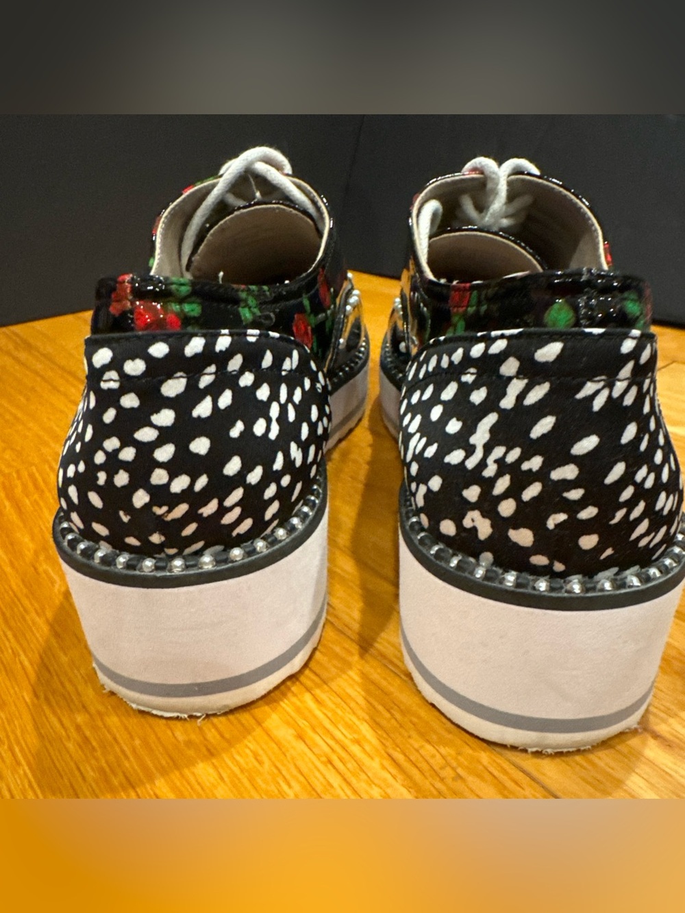 Betsey Johnson Marti Platform Oxford Shoes 8.5M Patent Leather Punk Pearls - Picture 6 of 16